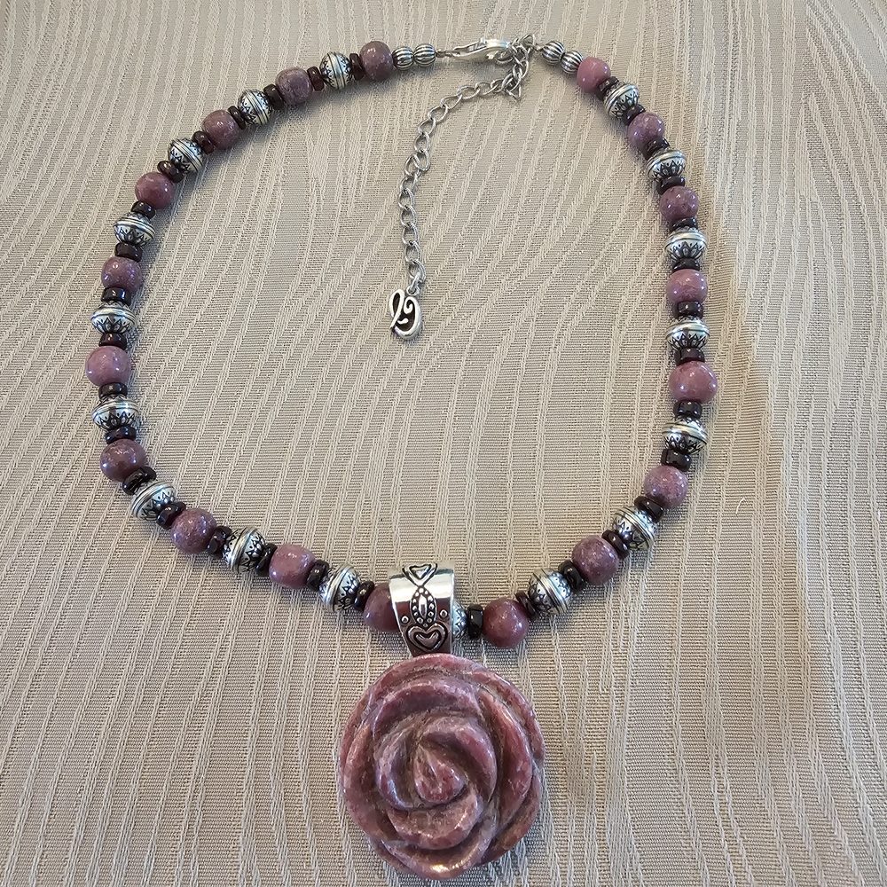 Elegant Purple Beaded Necklace with Rose Pendant